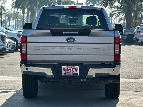 Used 2022 Ford F250 XLT w/ XLT Premium Package image 5