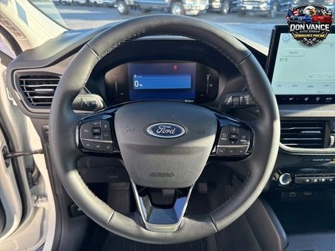New 2026 Ford Escape SE w/ Class II Trailer Tow Package FWD image 12
