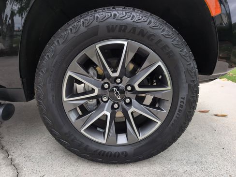 Used 2024 Chevrolet Tahoe Z71 AWD/4WD image 13