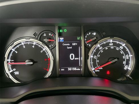 Certified 2022 Toyota 4Runner TRD Off-Road Premium w/ Moonroof Package AWD/4WD image 20