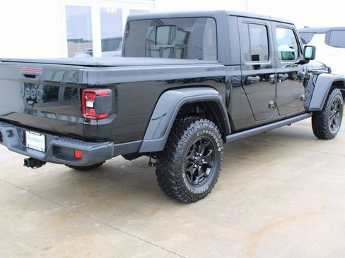 Used 2021 Jeep Gladiator Willys image 6