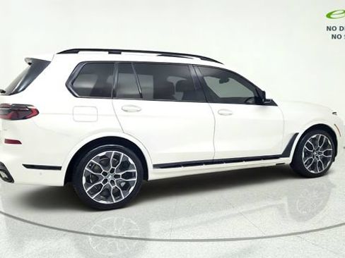 Used 2025 BMW X7 xDrive40i w/ M Sport Package AWD/4WD image 9