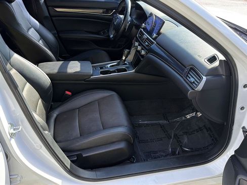 Used 2022 Honda Accord Sport image 12