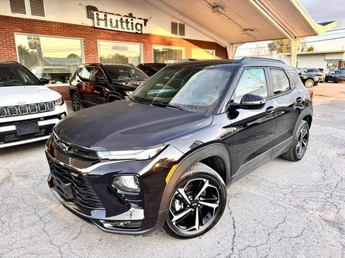 Used 2023 Chevrolet TrailBlazer RS w/ Sun and Liftgate Package AWD/4WD image 1