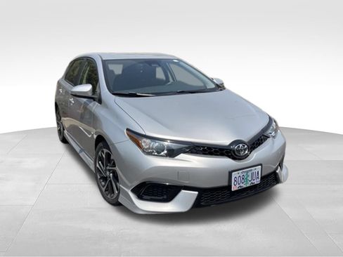 Used 2017 Toyota Corolla iM FWD image 12