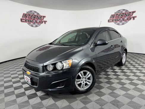 Used 2015 Chevrolet Sonic LT FWD image 1