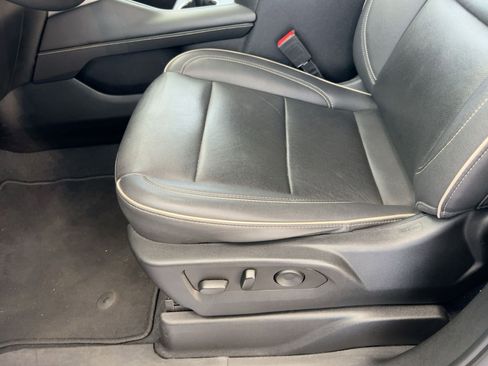 Used 2023 GMC Yukon SLT image 14