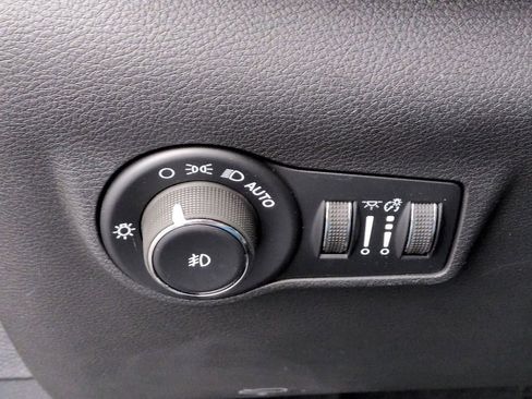 New 2026 Jeep Compass Limited image 16