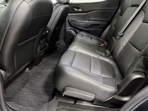 Used 2019 GMC Acadia SLT image 23