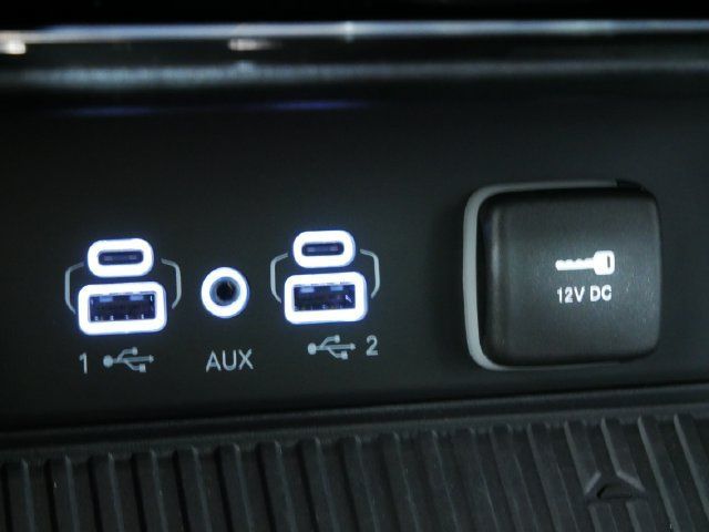 Used 2026 Jeep Grand Cherokee Limited AWD/4WD image 27