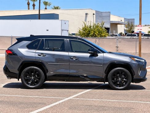 Used 2022 Toyota RAV4 XSE AWD/4WD image 2