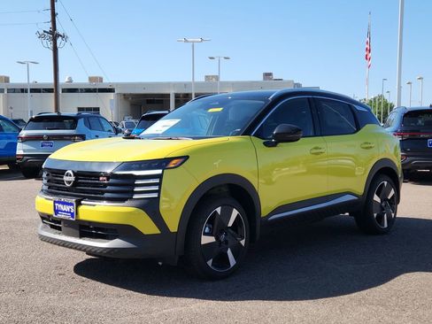 New 2025 Nissan Kicks SR w/ Illumination Package image 6