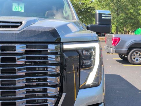 New 2026 GMC Sierra 2500 Denali Ultimate AWD/4WD image 12