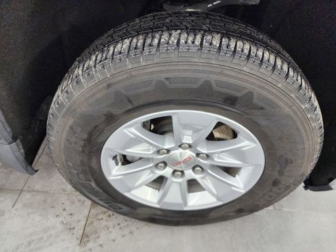 Used 2019 GMC Sierra 1500 SLE image 3