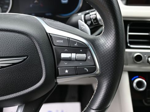 Used 2024 Genesis G70 2.5T AWD/4WD image 32