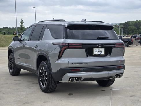 New 2026 Chevrolet Traverse Z71 w/ Enhanced Driving Package image 4