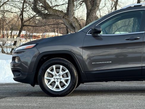 Used 2018 Jeep Cherokee Latitude Plus image 27