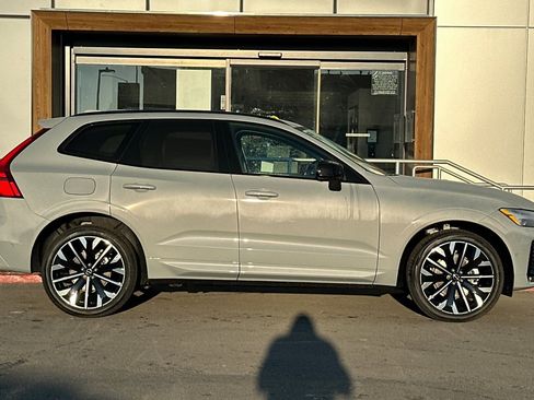 New 2026 Volvo XC60 B5 Ultra w/ Protection Package Premier AWD/4WD image 8