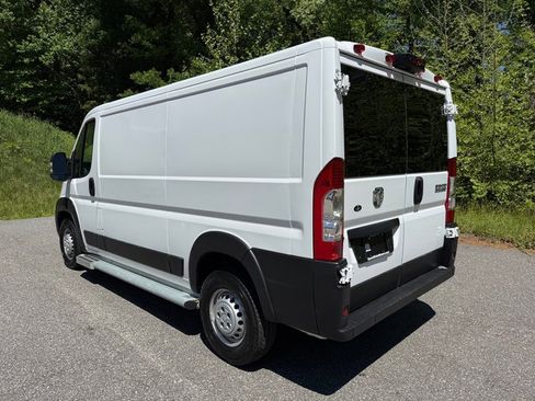 Used 2025 RAM ProMaster 2500 w/ U-Haul Equipment Group FWD image 11