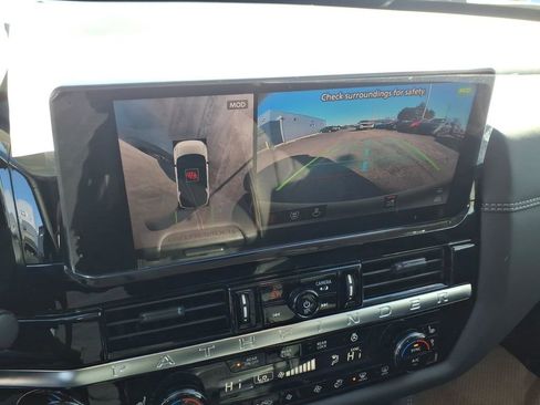 New 2026 Nissan Pathfinder SL image 10