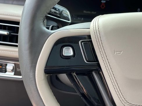 Used 2022 Lincoln Aviator Reserve w/ Elements Package Plus AWD/4WD image 32