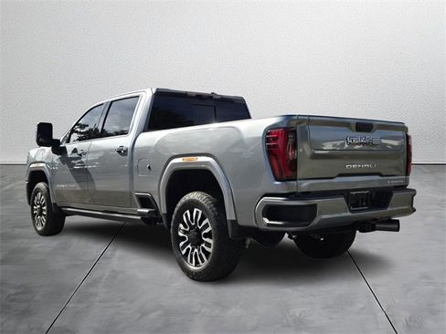 Used 2024 GMC Sierra 3500 Denali Ultimate image 3