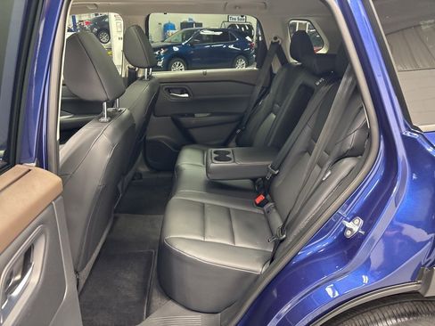 Used 2023 Nissan Rogue SV w/ SV Premium Package image 28