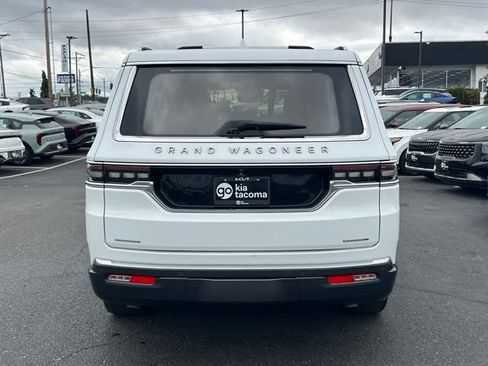 Used 2022 Jeep Grand Wagoneer Series III w/ Flexible Seating Group AWD/4WD image 6