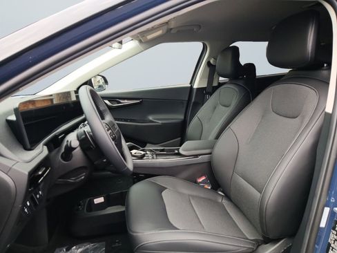 New 2025 Kia EV6 Light w/ Light LR Technology Package image 9