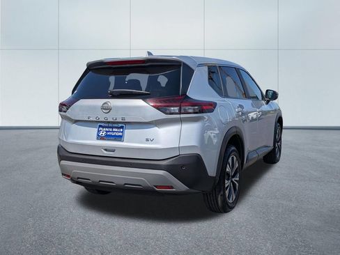 Used 2023 Nissan Rogue SV FWD image 6