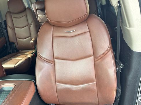 Used 2018 Cadillac Escalade Premium Luxury AWD/4WD image 40