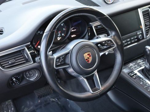 Used 2018 Porsche Macan Sport Edition AWD/4WD image 23