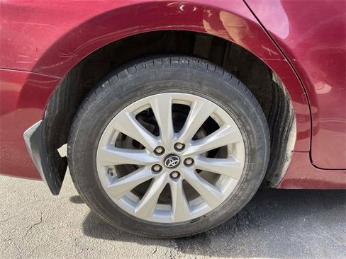 Used 2018 Toyota Camry LE image 8