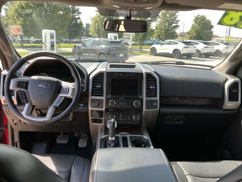 Used 2018 Ford F150 Lariat image 13