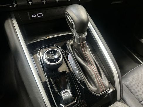 Used 2024 Chevrolet Colorado Z71 w/ LPO, Dark Essentials Package image 23