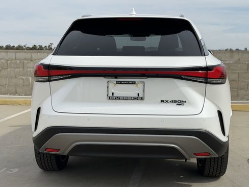 New 2026 Lexus RX 450h AWD image 9