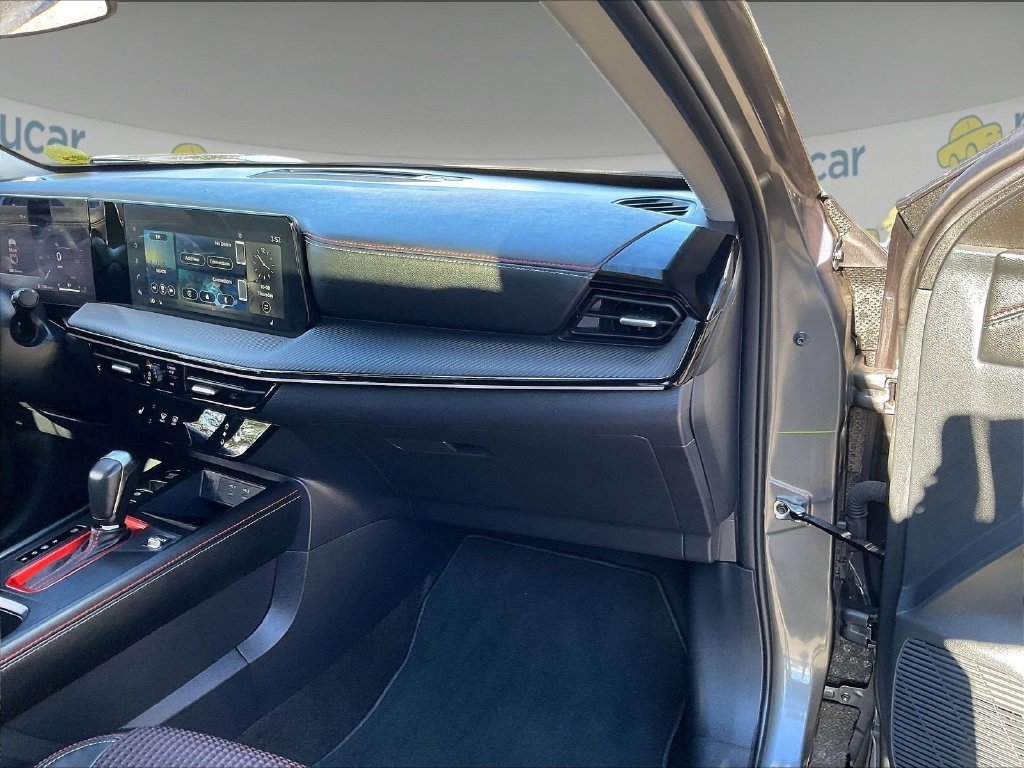 Used 2025 Nissan Kicks SR w/ SR Premium Package AWD/4WD image 13