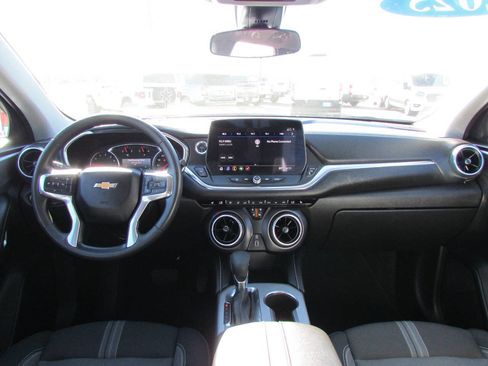 Used 2025 Chevrolet Blazer LT image 19