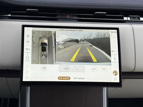 New 2025 Land Rover Range Rover SE image 26