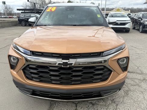 Used 2024 Chevrolet TrailBlazer ACTIV w/ Driver Confidence Package FWD image 2