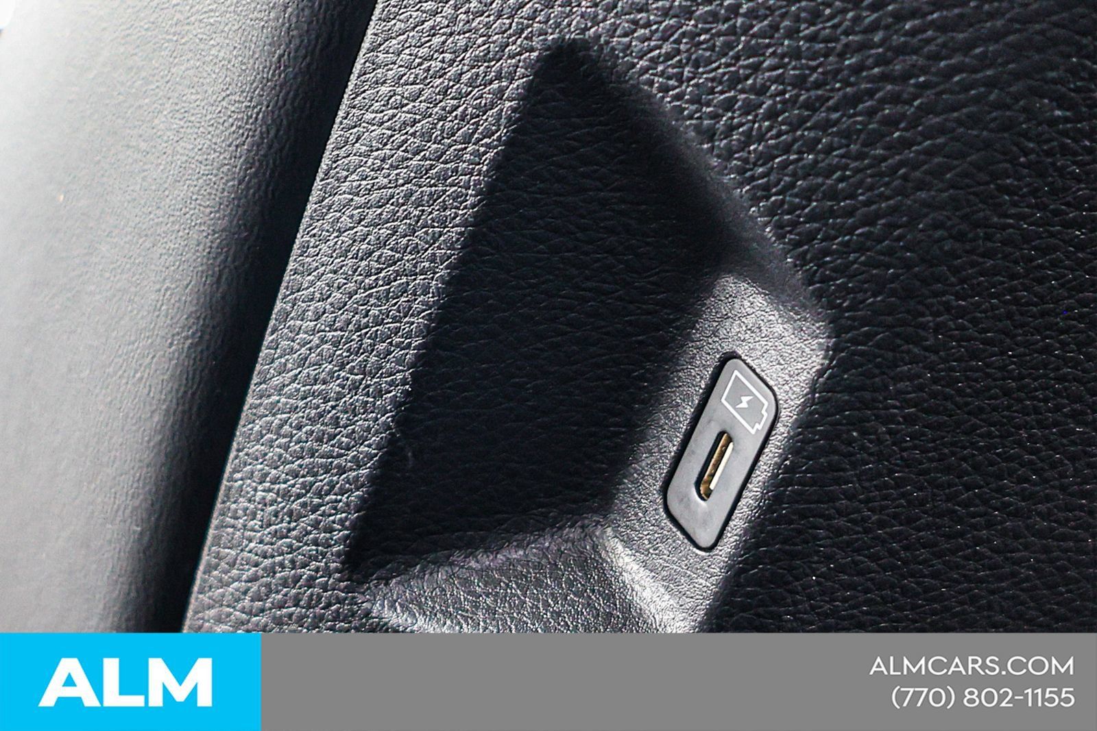 Used 2025 Kia Carnival FWD image 46