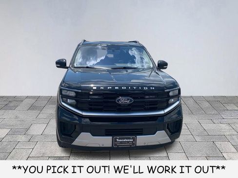 Used 2025 Ford Expedition Platinum AWD/4WD image 2