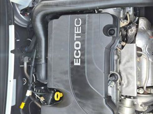 Used 2021 Chevrolet Equinox LS FWD image 21