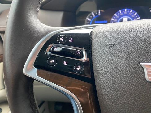 Used 2017 Cadillac Escalade ESV Standard 4dr SUV image 27