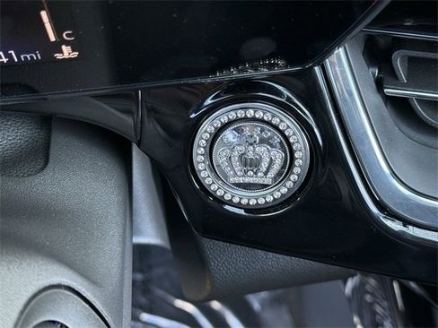 Used 2025 Chevrolet Trax RS w/ Sunroof Package image 23