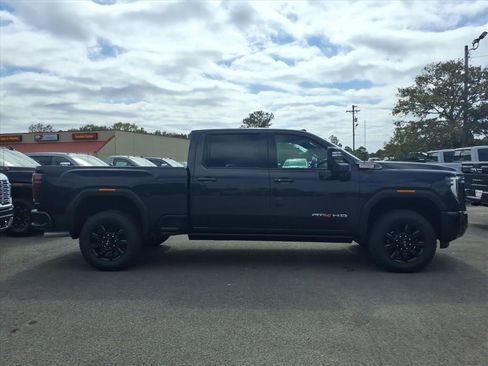 New 2026 GMC Sierra 2500 AT4 w/ AT4 Premium Plus Package image 8