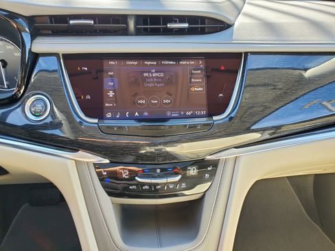 Used 2023 Cadillac XT6 Premium Luxury image 32