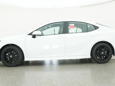 Used 2026 Toyota Camry SE w/ Convenience Package FWD image 22