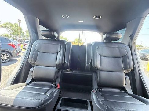 Used 2020 Ford Explorer XLT w/ Equipment Group 202A AWD/4WD image 12