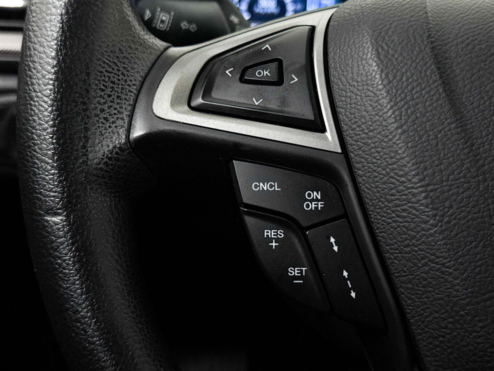 Used 2019 Ford Fusion SE FWD image 28